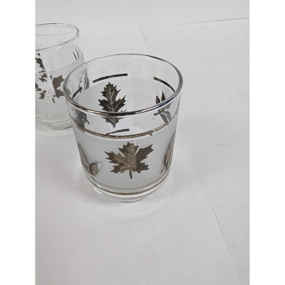 Set of 4 Vintage Libbey Silver Leaf Frosted Glasses 3" by 2 1/4" - Picture 3 of 7
